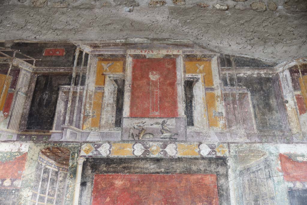 V.4.a Pompeii. March 2018. Room ‘h’, upper north wall above central painting.
Foto Annette Haug, ERC Grant 681269 DÉCOR.
