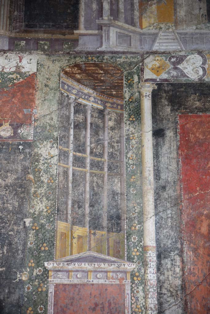 V.4.a Pompeii. March 2018. 
Room ‘h’, upper north wall above separating panel on west side of central painting.
Foto Annette Haug, ERC Grant 681269 DÉCOR.
