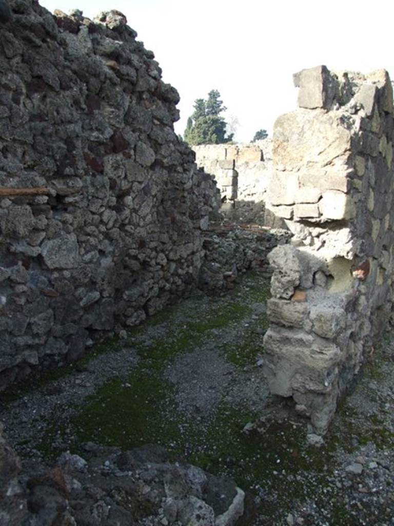 VI.1.7 Pompeii. December 2007. Doorway to room 4, in west wall of room 3.