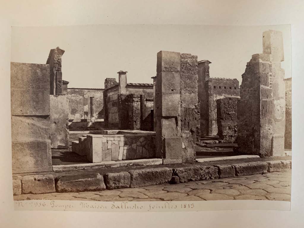 VI.2.4 Pompeii. Album by M. Amodio, c.1880, entitled “Pompei, destroyed on 23 November 79, discovered in 1748”.
Looking towards entrance doorway. Photo courtesy of Rick Bauer.

