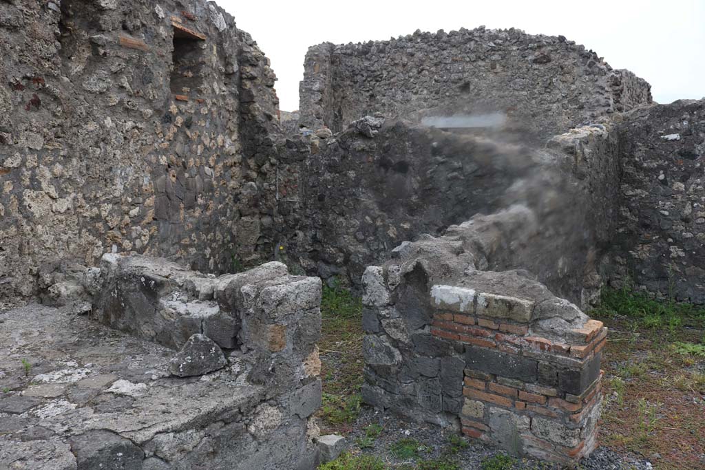 VI.4.1 Pompeii. December 2018. Looking towards doorway of a rear room in south-east corner, possibly a cubiculum. Photo courtesy of Aude Durand.
