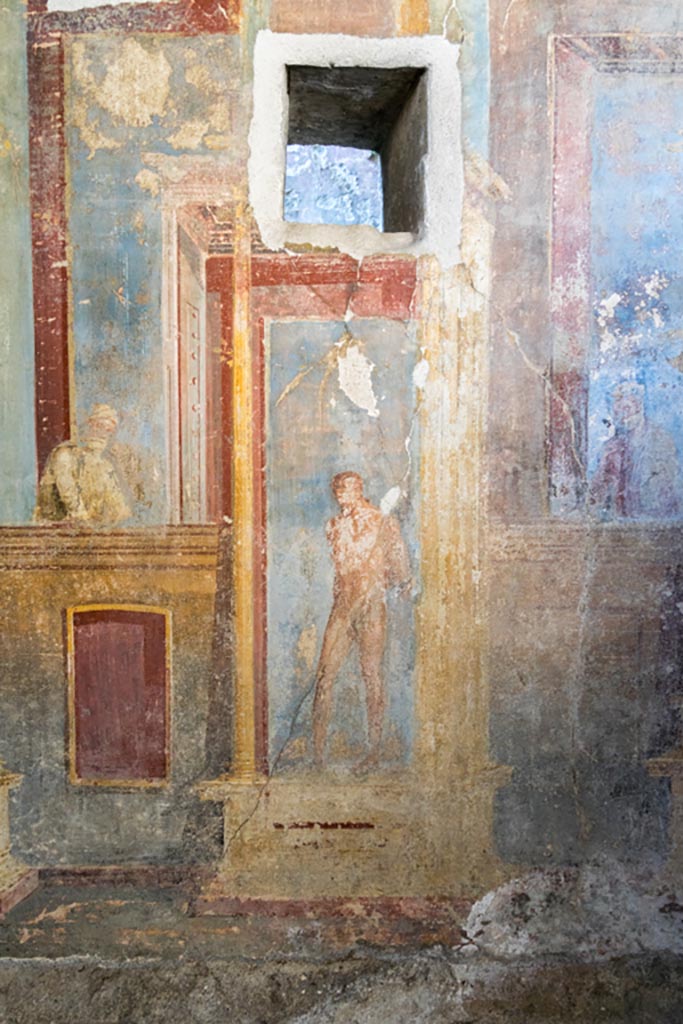 VI.7.23 Pompeii. December 2006. Cubiculum. West alcove, west wall.
According to Caso, this is Apollo-Phoebus or Libero- Bacchus-Sole.
According to E. Winsor Leach this is Apollo in throne room of the palace of the sun.
See Caso L., in Rivista di Studi Pompeiani III, 1989, p. 112.

