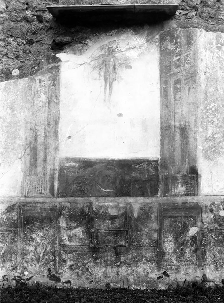 VI.7.23 Pompeii.  South wall of Atrium.