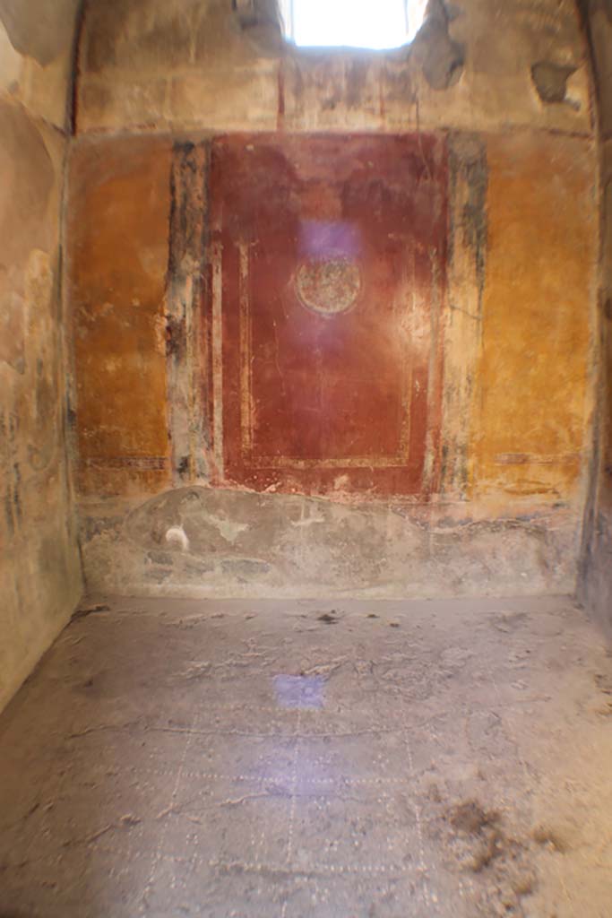 VI.8.3 Pompeii. March 2014. Room 16, looking across flooring towards west wall.
Foto Annette Haug, ERC Grant 681269 DÉCOR.
