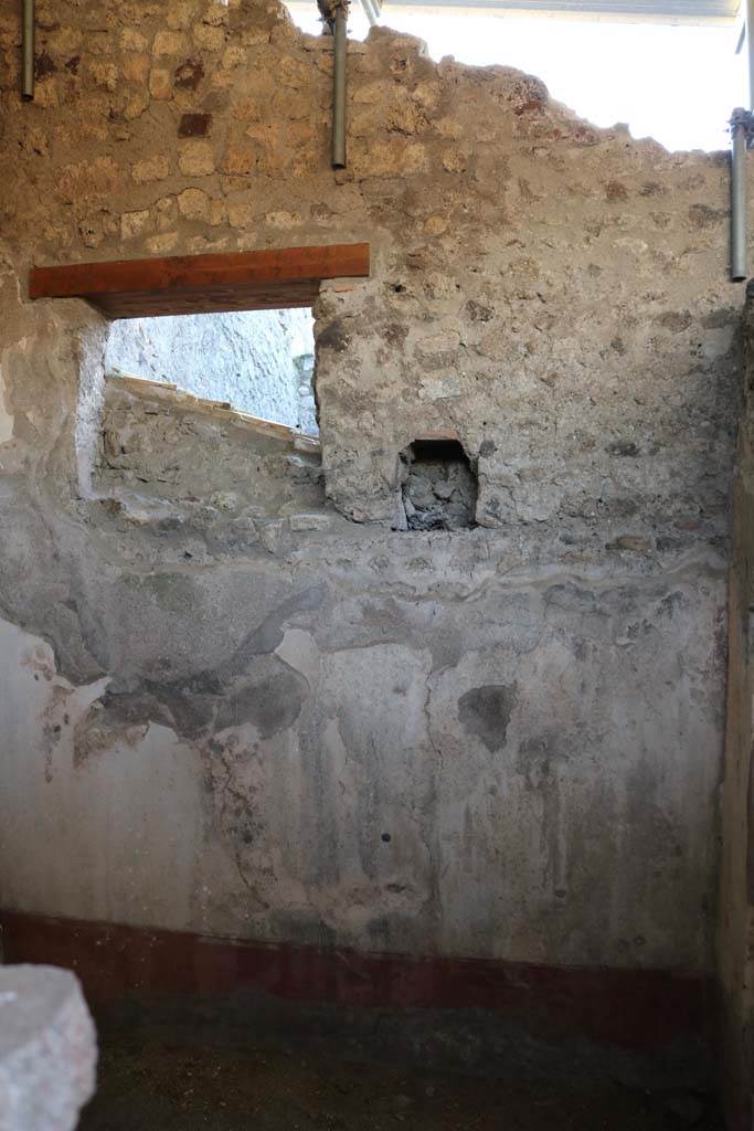 VI.8.20 Pompeii. December 2018. 
Looking west into room 12 from room 10. Photo courtesy of Aude Durand.

