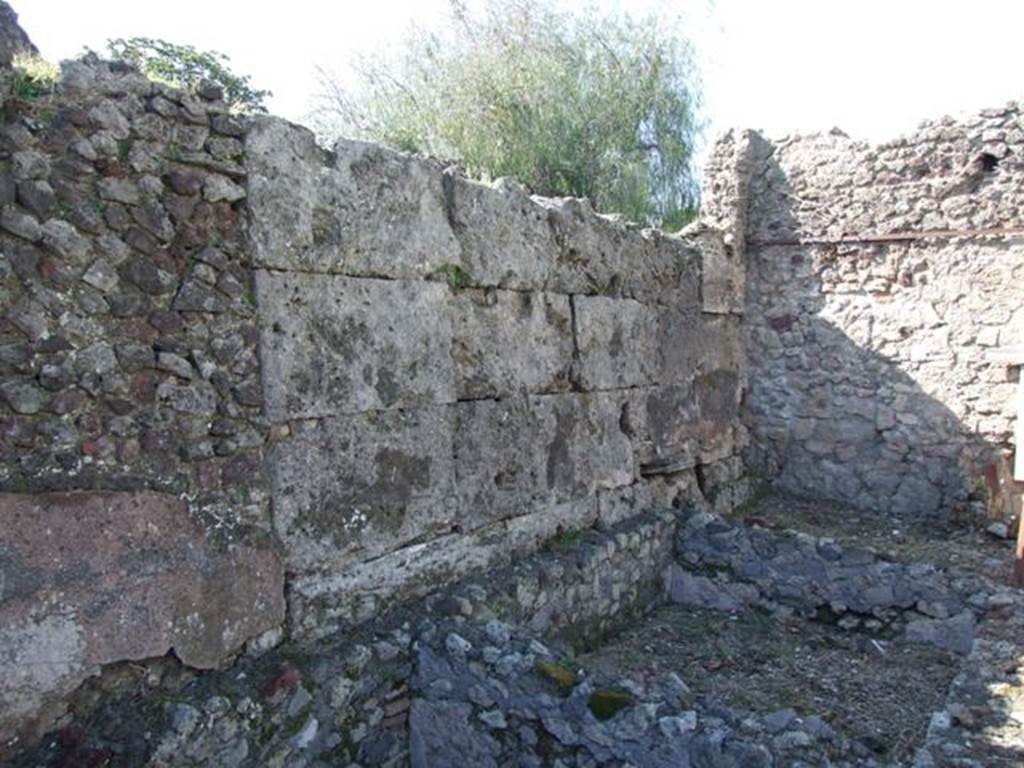 VI.8.20 Pompeii. March 2009.  West wall to rear of Vat 3.