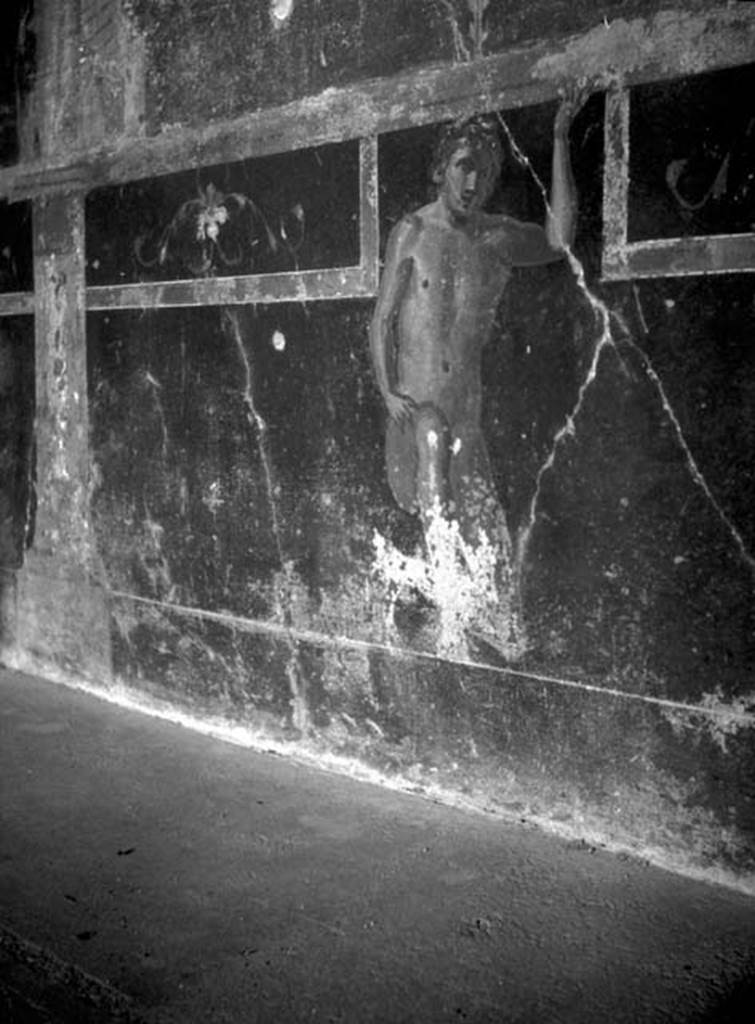 231746 Bestand-D-DAI-ROM-W.592.jpg
VI.9.2 Pompeii. W.592.Room 26, centre of east wall, painting of kneeling figure with raised hand.
Photo by Tatiana Warscher. With kind permission of DAI Rome, whose copyright it remains. 
See http://arachne.uni-koeln.de/item/marbilderbestand/231746 
