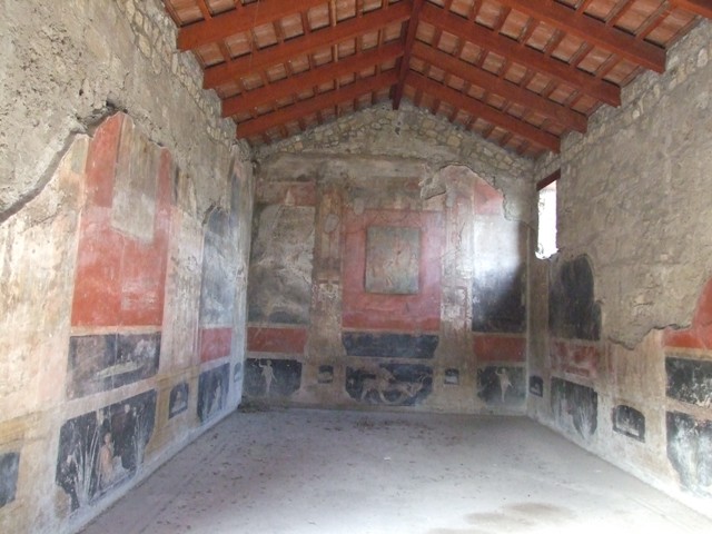 231747 Bestand-D-DAI-ROM-W.606.jpg
VI.9.2 Pompeii. W.606. Doorway to room 27, with mosaic threshold.
Photo by Tatiana Warscher. With kind permission of DAI Rome, whose copyright it remains. 
See http://arachne.uni-koeln.de/item/marbilderbestand/231747 
