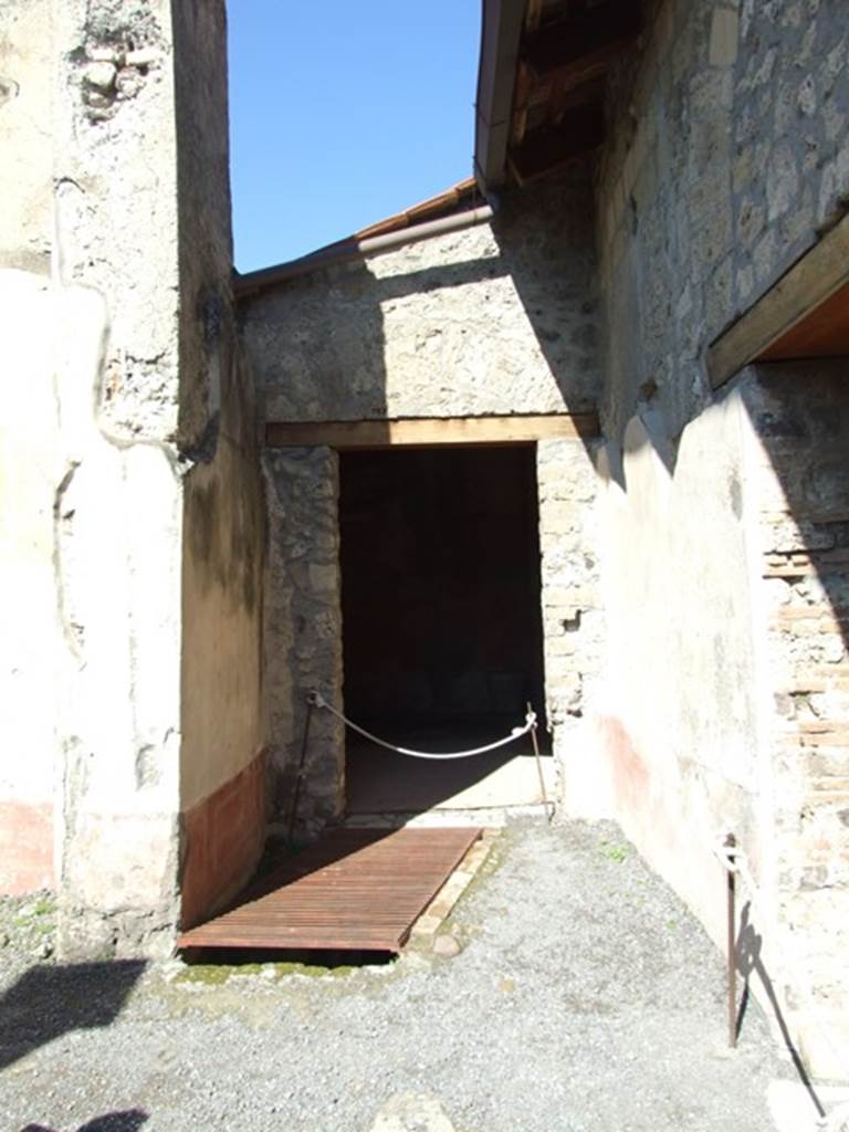 VI.9.2 Pompeii. March 2009. Doorway to room 28. 