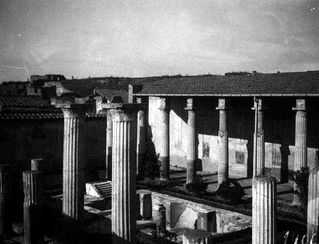 VI.9.2 Pompeii. From an album dated c.1875-1885. Peristyle 16, looking north-west.
Photo courtesy of Rick Bauer.

