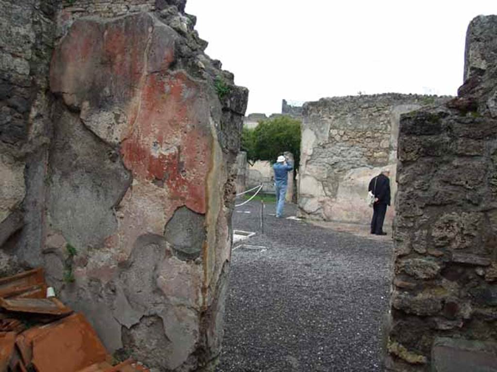 VI.9.2 Pompeii. May 2010. Room 14, doorway in north wall leading to south side of atrium.