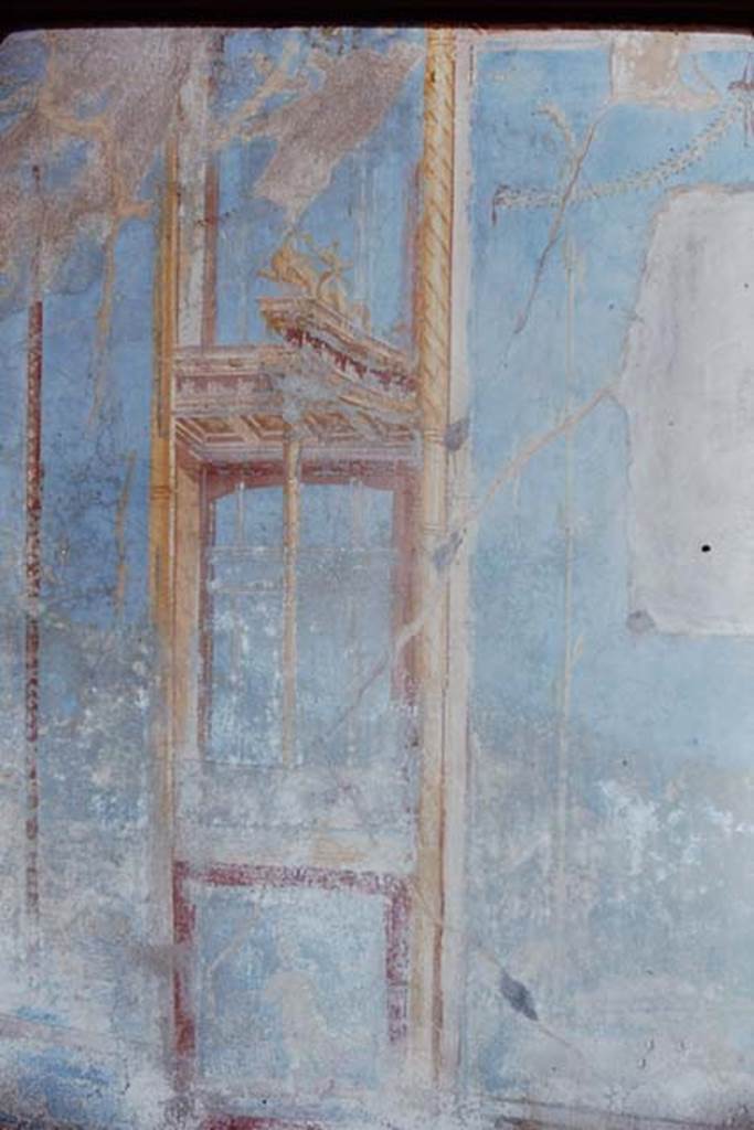 VI.9.2 Pompeii, 1968. Room 29, detail of painted wall decoration from south wall.
Photo by Stanley A. Jashemski.  Source: The Wilhelmina and Stanley A. Jashemski archive in the University of Maryland Library, Special Collections (See collection page) and made available under the Creative Commons Attribution-Non Commercial License v.4. See Licence and use details.  J68f0997

