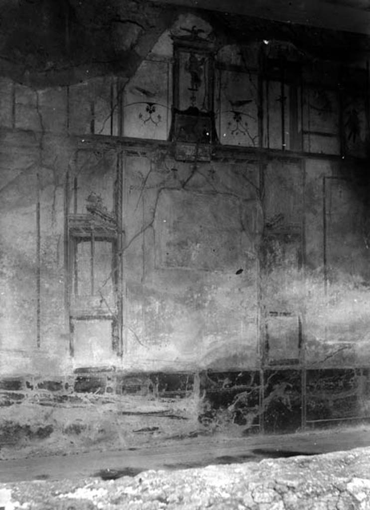 230833 Bestand-D-DAI-ROM-W.430.jpg
VI.9.2 Pompeii. W.430. Room 29, south wall.
Photo by Tatiana Warscher. Photo © Deutsches Archäologisches Institut, Abteilung Rom, Arkiv.
