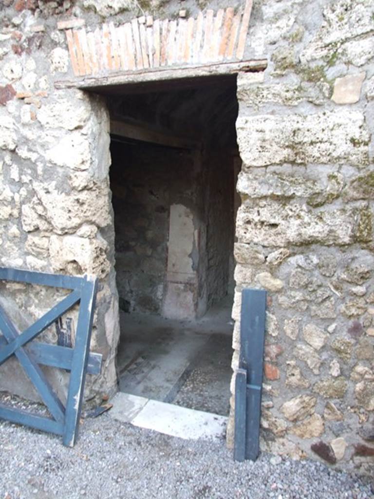 VI.9.2 Pompeii.   December 2007.  Doorway to Room 31.