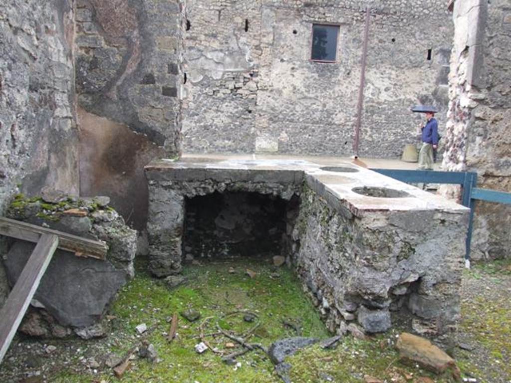 VI.10.3 Pompeii.  March 2009.  Counter with remains of hearth.