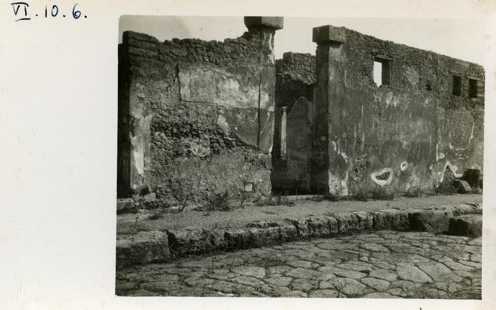 VI.10.6 Pompeii. pre-1937-39. Entrance doorway.
Photo courtesy of American Academy in Rome, Photographic Archive. Warsher collection no. 1526
