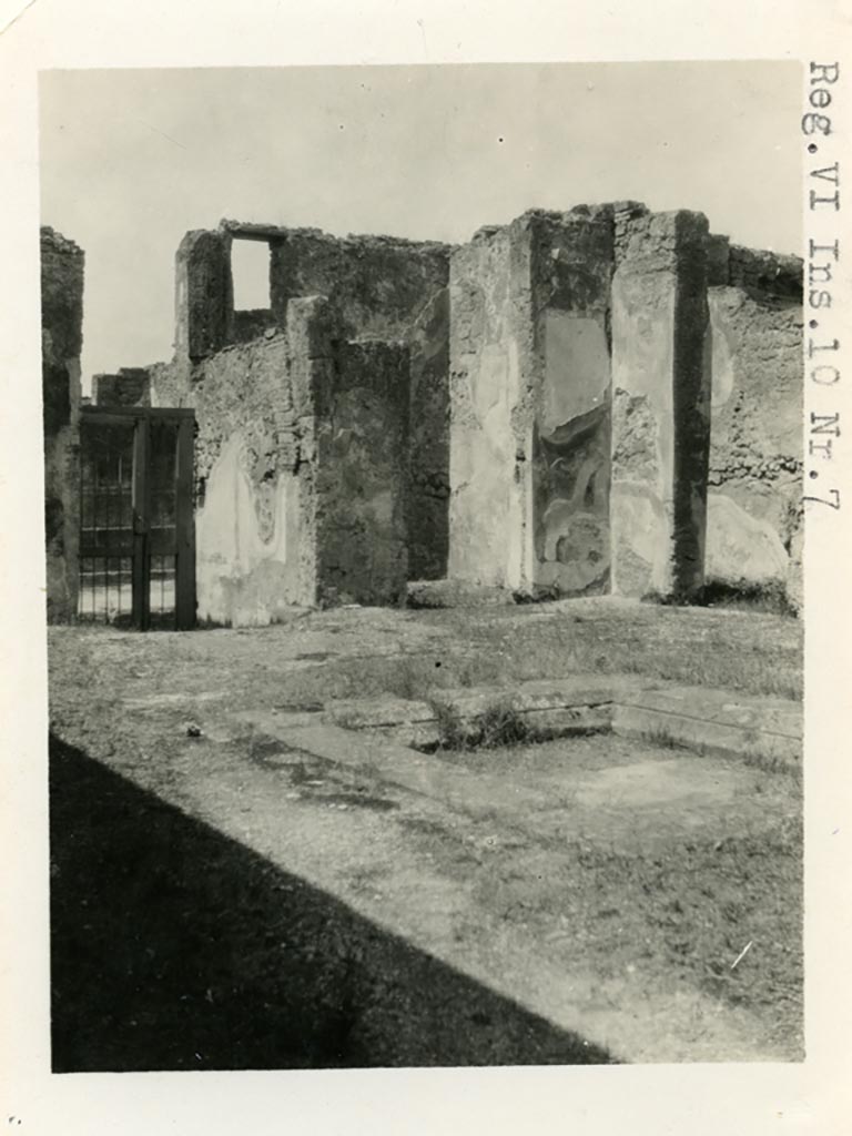 VI.10.7 Pompeii. Pre-1937-39. Room 1, looking north-west across atrium, with entrance doorway, on left.
Photo courtesy of American Academy in Rome, Photographic Archive. Warsher collection no. 1777.

