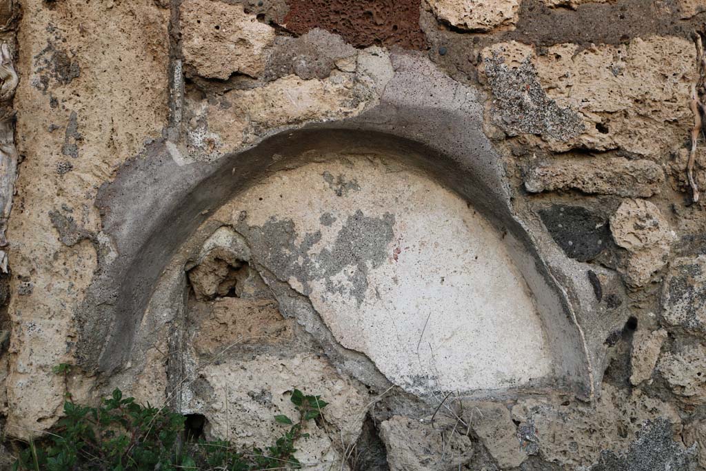 VI.11.3 Pompeii. December 2018. Niche on east wall. Photo courtesy of Aude Durand.
