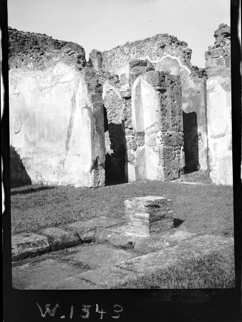 VI.11.9 Pompeii. W.1543. 
Looking north-west across atrium towards rooms 7, 8 and entrance to corridor 15, on right. 
Photo by Tatiana Warscher. Photo © Deutsches Archäologisches Institut, Abteilung Rom, Arkiv.
