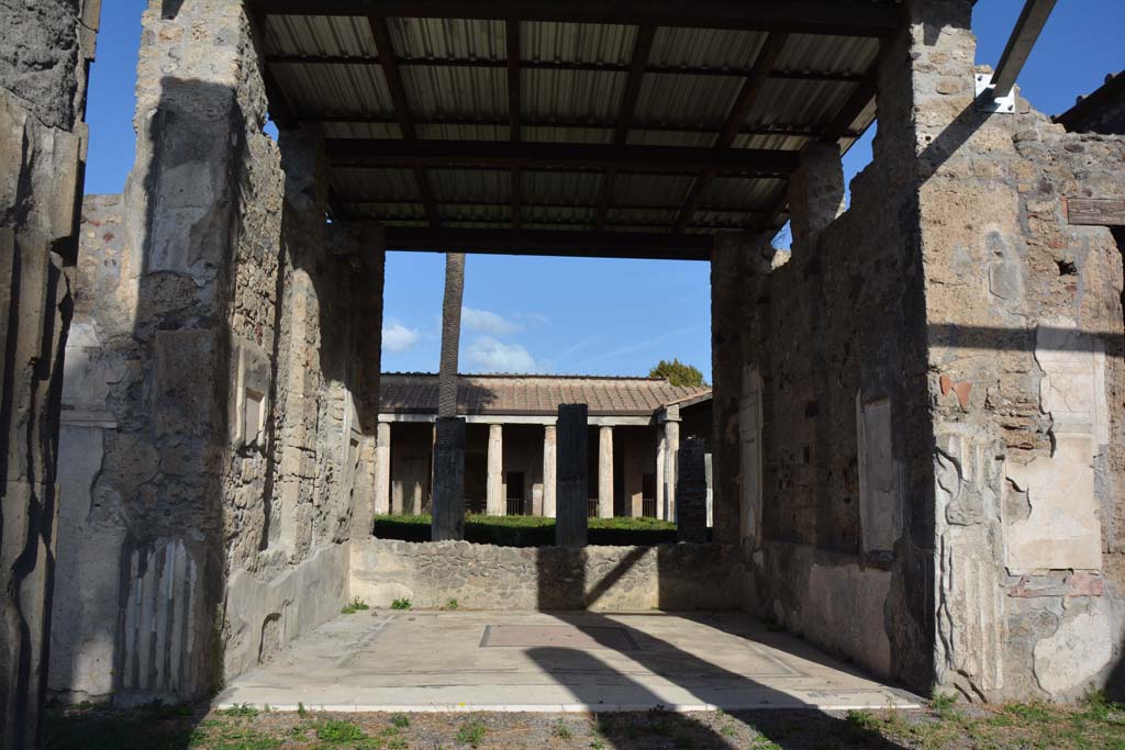 VI.11.10 Pompeii. October 2017. Room 33, looking north to tablinum from atrium.
Foto Annette Haug, ERC Grant 681269 DÉCOR
