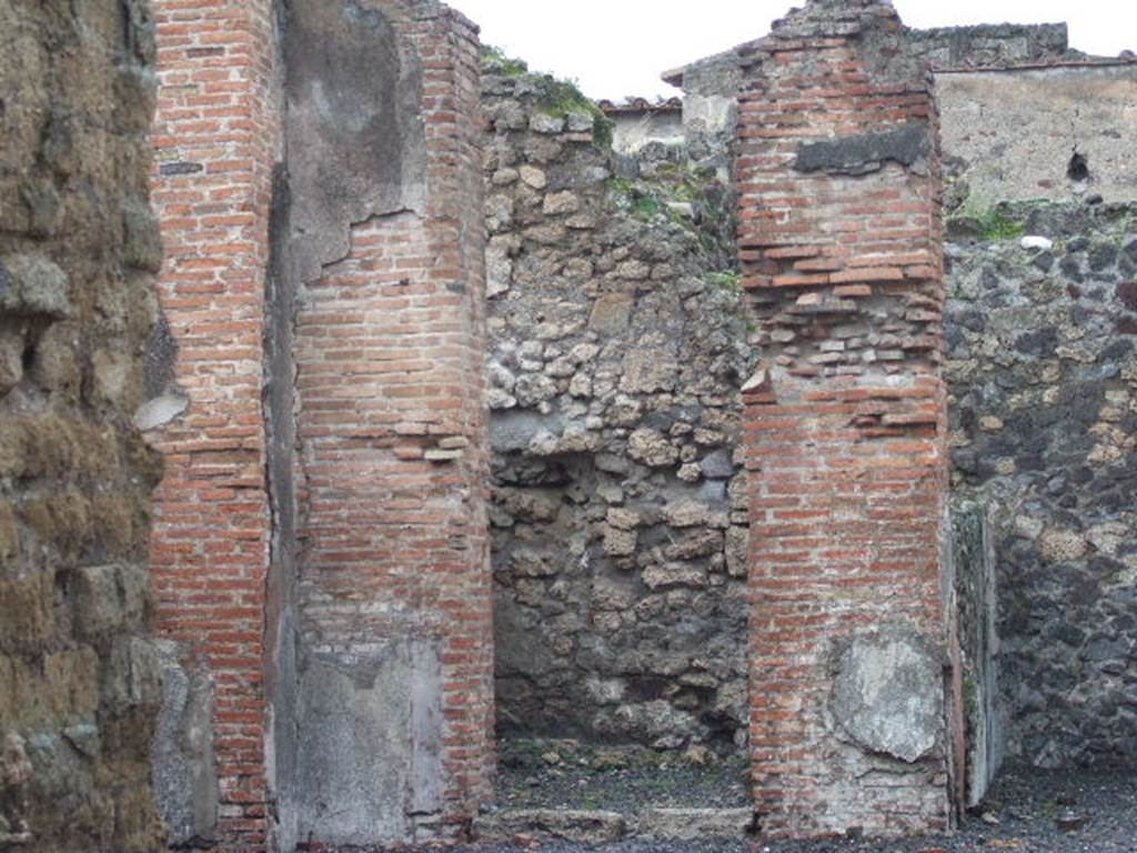 VI.14.5 Pompeii. December 2005. Doorway to cubiculum, in north-west corner of atrium.