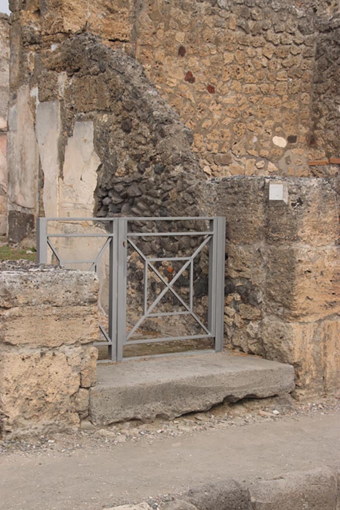 VI.14.12 Pompeii. October 2023. Entrance doorway. Photo courtesy of Klaus Heese.