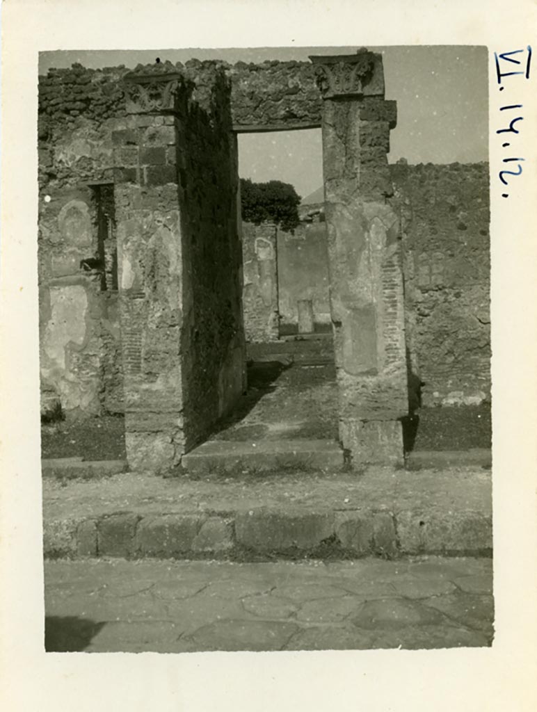 VI.14.12 Pompeii. Pre-1937-39. Looking north to entrance doorway.
Photo courtesy of American Academy in Rome, Photographic Archive. Warsher collection no. 536.
