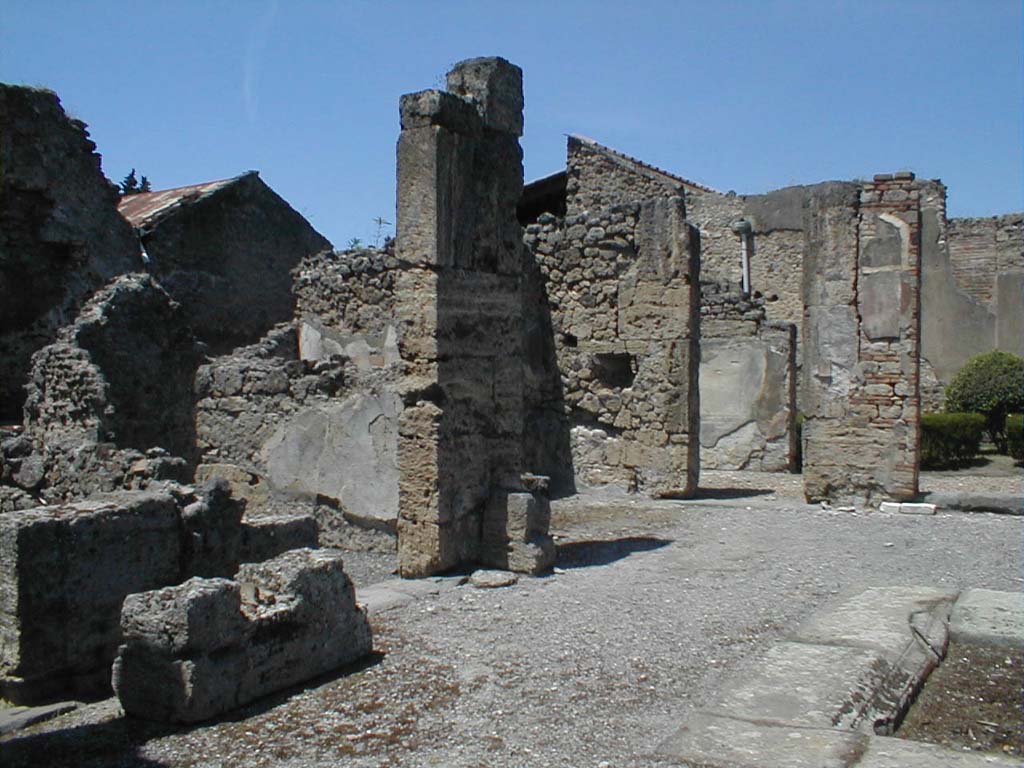 VI.14.12 Pompeii. May 2005. West side of atrium.