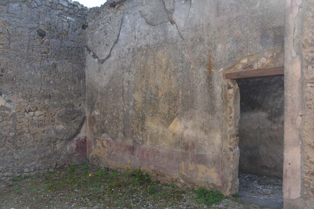 VI.14.20 Pompeii. October 2019. Room 10, looking east along south wall.
Foto Annette Haug, ERC Grant 681269 DÉCOR.

