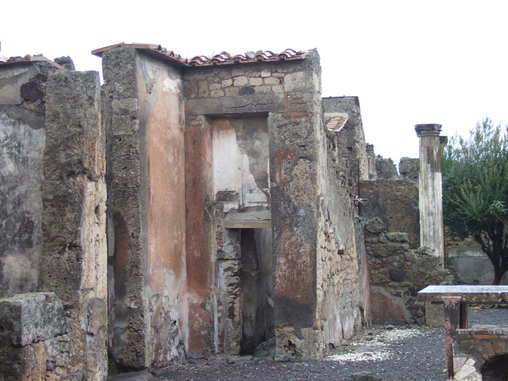 VI.14.43 Pompeii. December 2005. Looking north-east across atrium to rooms on the north side.
