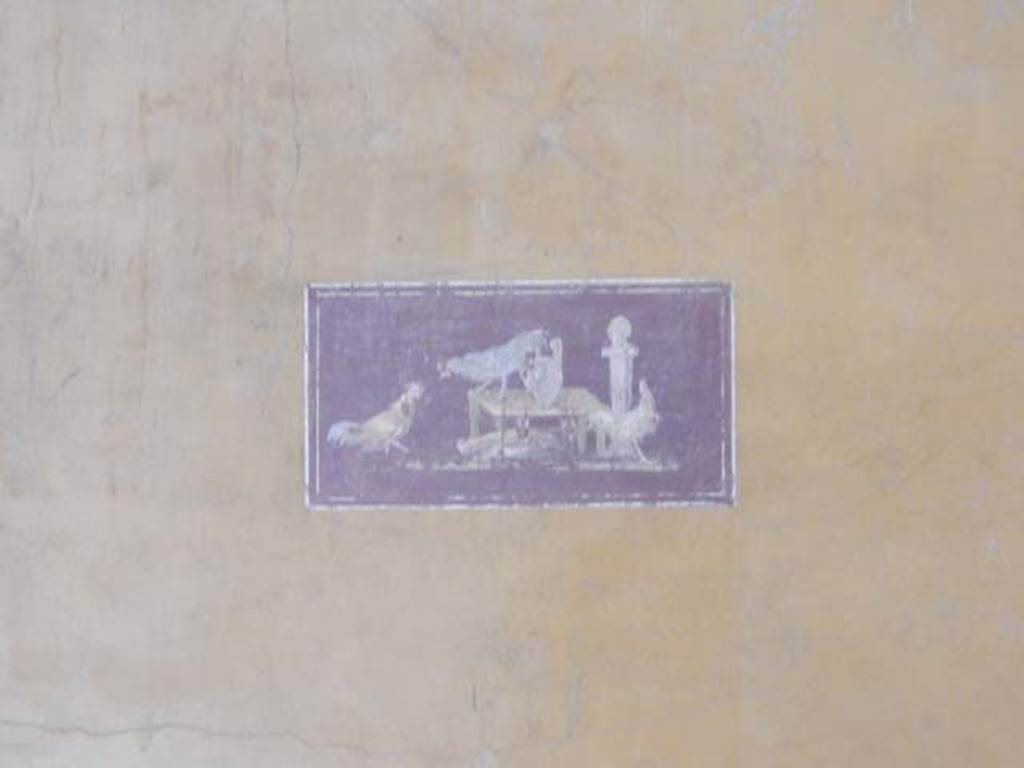 VI.15.1 Pompeii. May 2017. Detail of painting with cocks from south wall of ala on south side of atrium. Photo courtesy of Buzz Ferebee.
