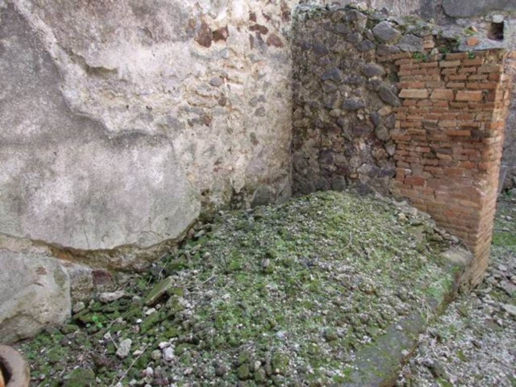 VI.15.9 Pompeii. March 2009. Kitchen area. Area without roof, or lightwell. to give daylight,  to the services area.
