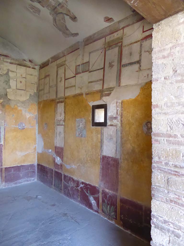 VI.16.7 Pompeii. September 2015. Room R, looking towards north wall from doorway.
Foto Annette Haug, ERC Grant 681269 DCOR.
