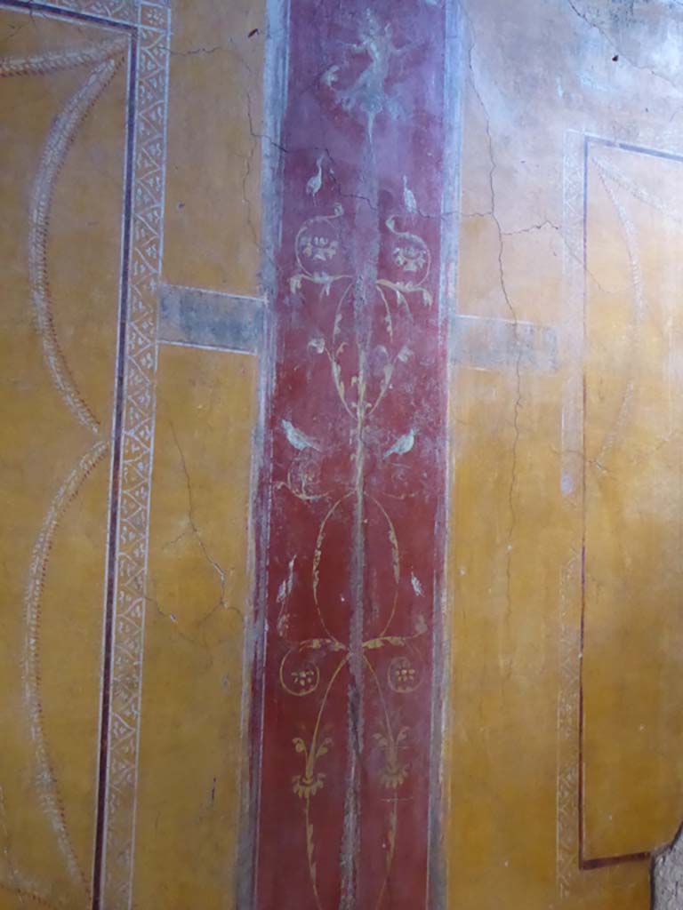VI.16.7 Pompeii. September 2015. Room N, detail of painted candelabra from east wall.
Foto Annette Haug, ERC Grant 681269 DCOR.
