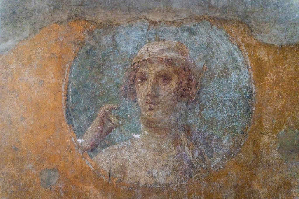 VI.16.15 Pompeii. May 2015. Room G, detail from central wall painting fof a myth of Hercules. Photo courtesy of Buzz Ferebee.
