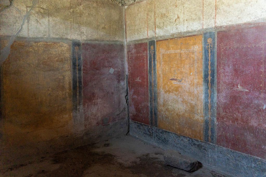 VI.16.15 Pompeii. May 2015. Room H, west wall. Photo courtesy of Buzz Ferebee.