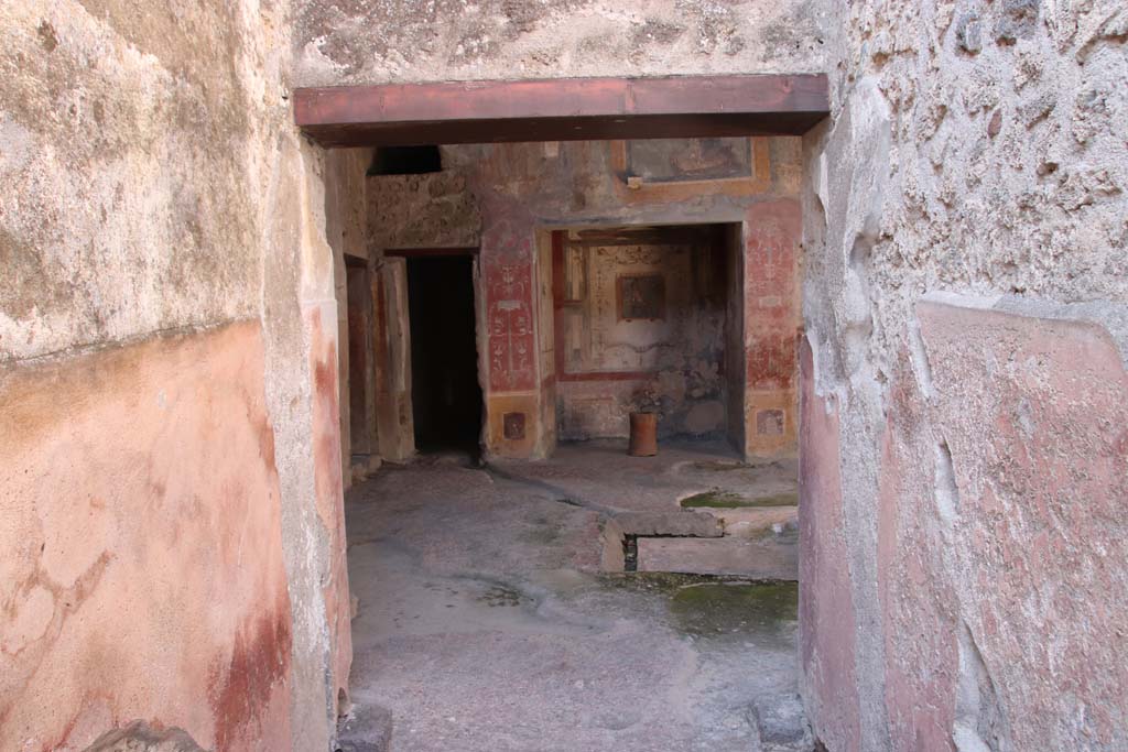 VI.16.15 Pompeii. May 2015. Entrance fauces A, looking west to atrium B. Photo courtesy of Buzz Ferebee.
