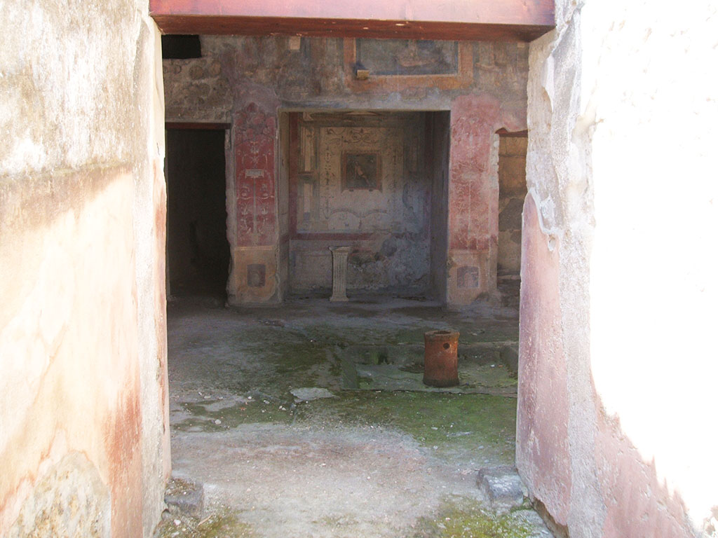 VI.16.15 Pompeii. December 2005. Entrance fauces A, looking west to atrium B.