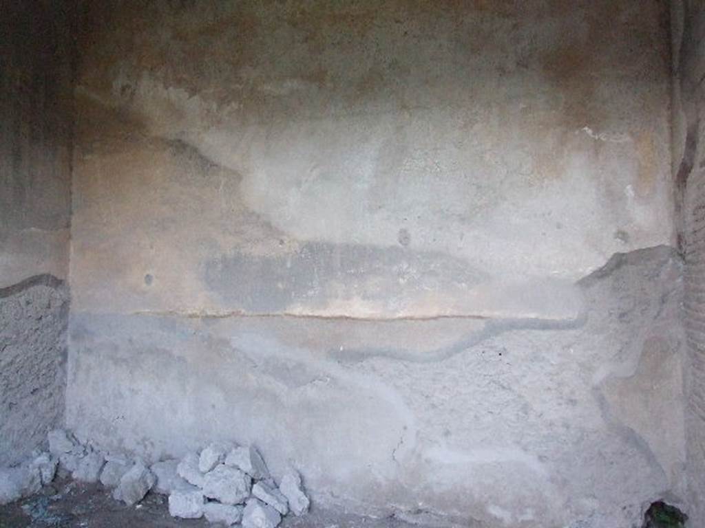 VII.1.8 Pompeii. December 2006. Room R, bowling players’ room, north wall.
