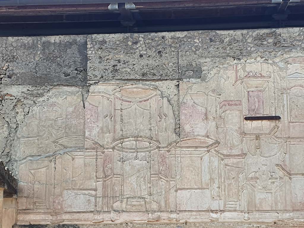 VII.1.8 Pompeii. July 2021. Detail of wall in south-west corner of gymnasium C.
Foto Annette Haug, ERC Grant 681269 DÉCOR

