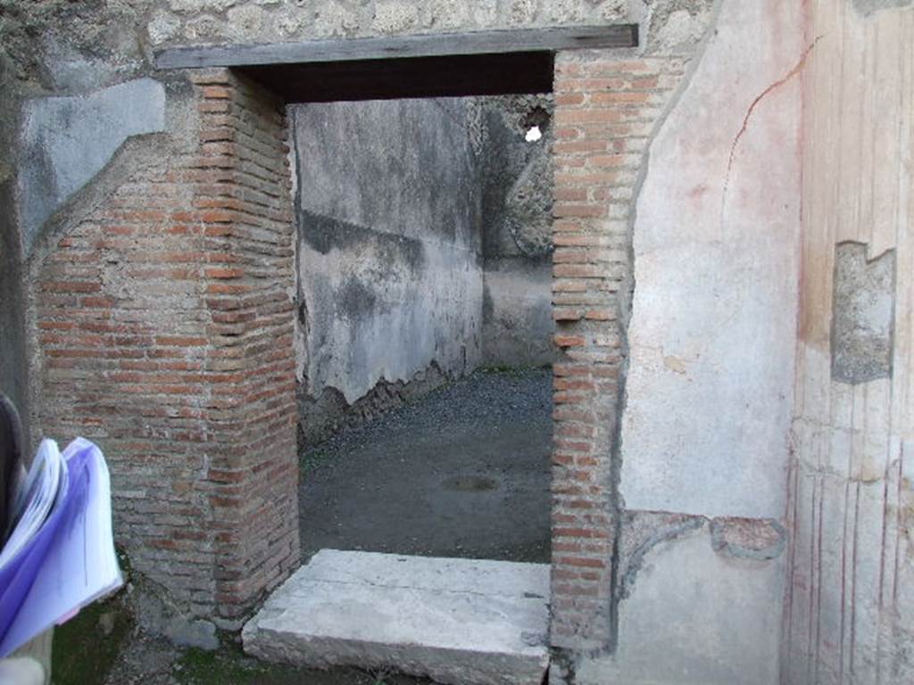 VII.1.8 Pompeii . December 2006. Entrance to destrictarium E at west end of south portico B. 