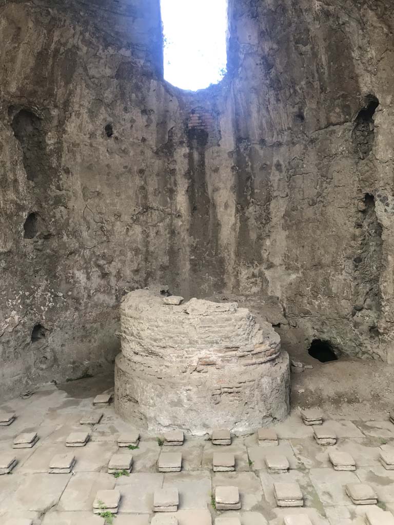VII.1.8 Pompeii. April 2019. West end of men’s calidarium 5. Photo courtesy of Rick Bauer. 

