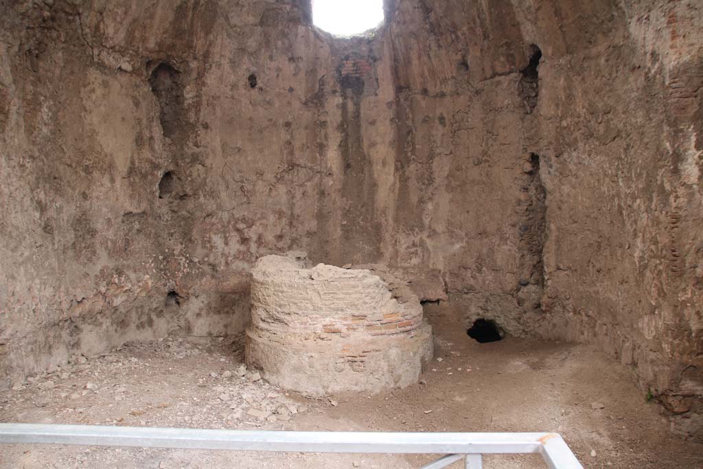 VII.1.8 Pompeii. April 2014. West end of men’s calidarium 5. Photo courtesy of Klaus Heese
