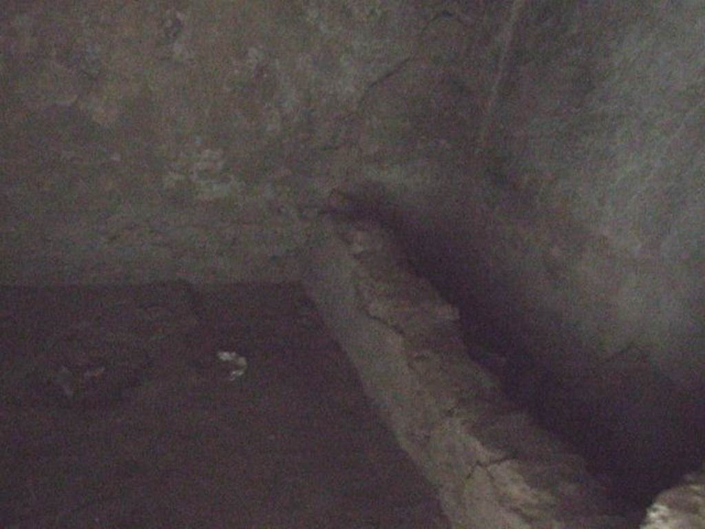 VII.1.8 Pompeii. December 2006. Third private bath N, north-east corner. One of four rooms, on north side of corridor J leading to VII.1.50.