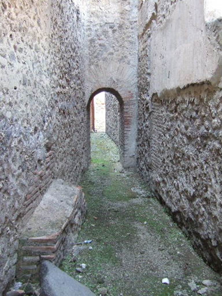VII.1.14 Pompeii. May 2005. Room 2b, looking north towards VII.1.15. 