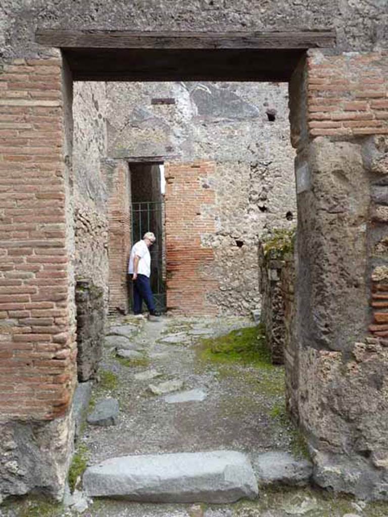 VII.1.46 Pompeii. May 2010. Entrance 16.