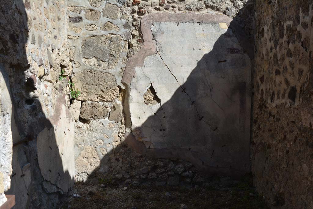 VII.2.16 Pompeii. October 2019. Cubiculum 5, east wall.
Foto Annette Haug, ERC Grant 681269 DCOR.
