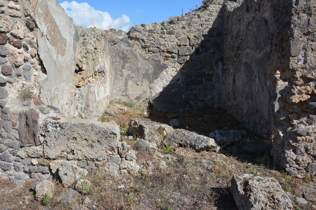 VII.2.16 Pompeii. October 2019. Oecus 8, looking east from east portico.
Foto Annette Haug, ERC Grant 681269 DCOR.
