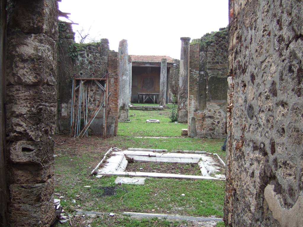 VII.2.16 Pompeii. December 2005. Atrium, looking south from the entrance corridor/fauces.