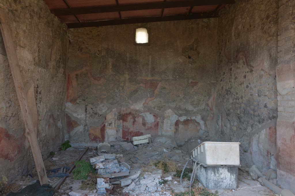 VII.2.16 Pompeii. October 2019. Oecus 3, looking north from doorway.
Foto Annette Haug, ERC Grant 681269 DÉCOR.
